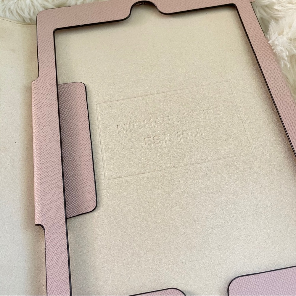 Micheal Kora iPad Air case - Picture 5 of 12